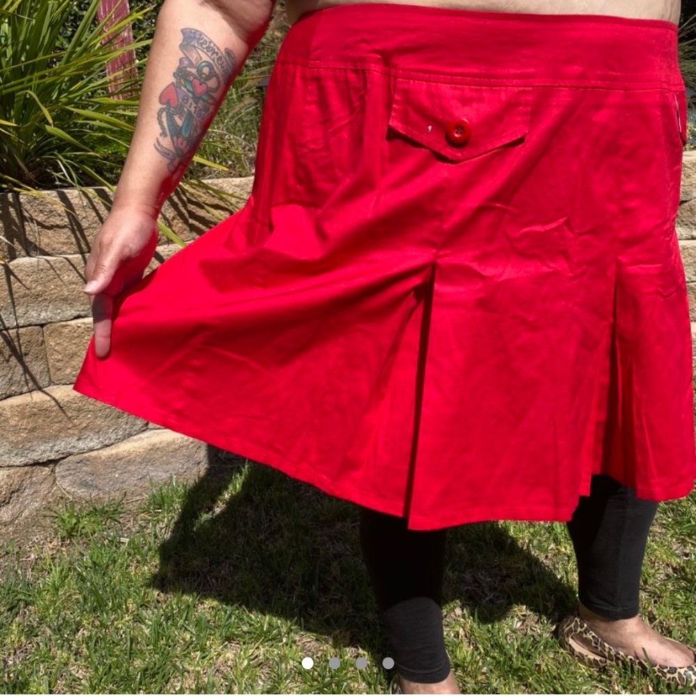 bright red skirt from torrid ❣️
